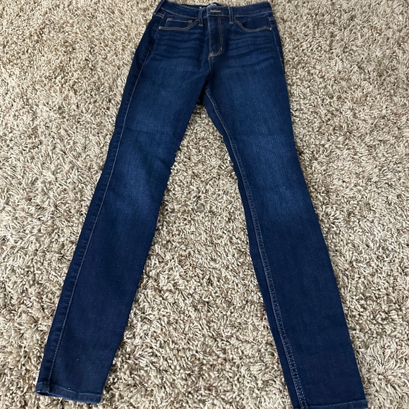 Hollister Denim - Hollister Skinny Jeans 1R. Ultra high rise super skinny